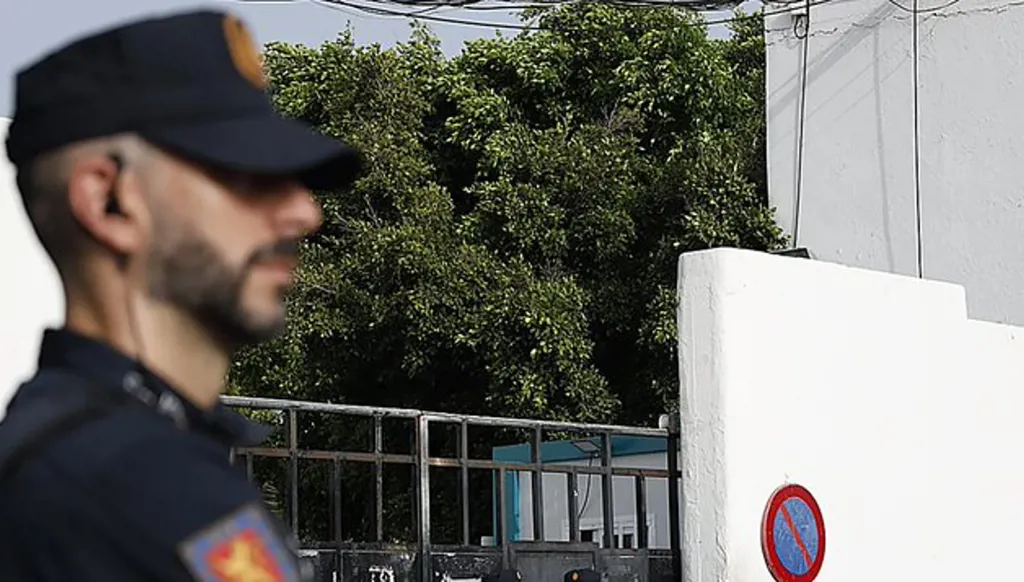 الشرطة الإسبانية تُفكك عصابة مُتهمة بتهريب قُصر إلى فرنسا