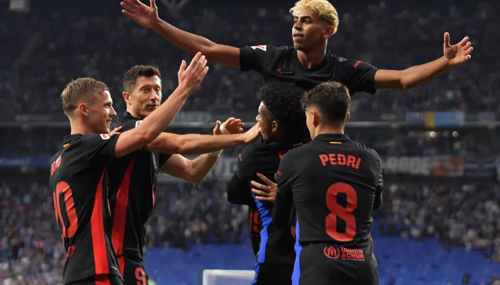 هدفا يامال الساحر وفيرمين يمنحان برشلونة لقب الدوري الإسباني (فيديو)