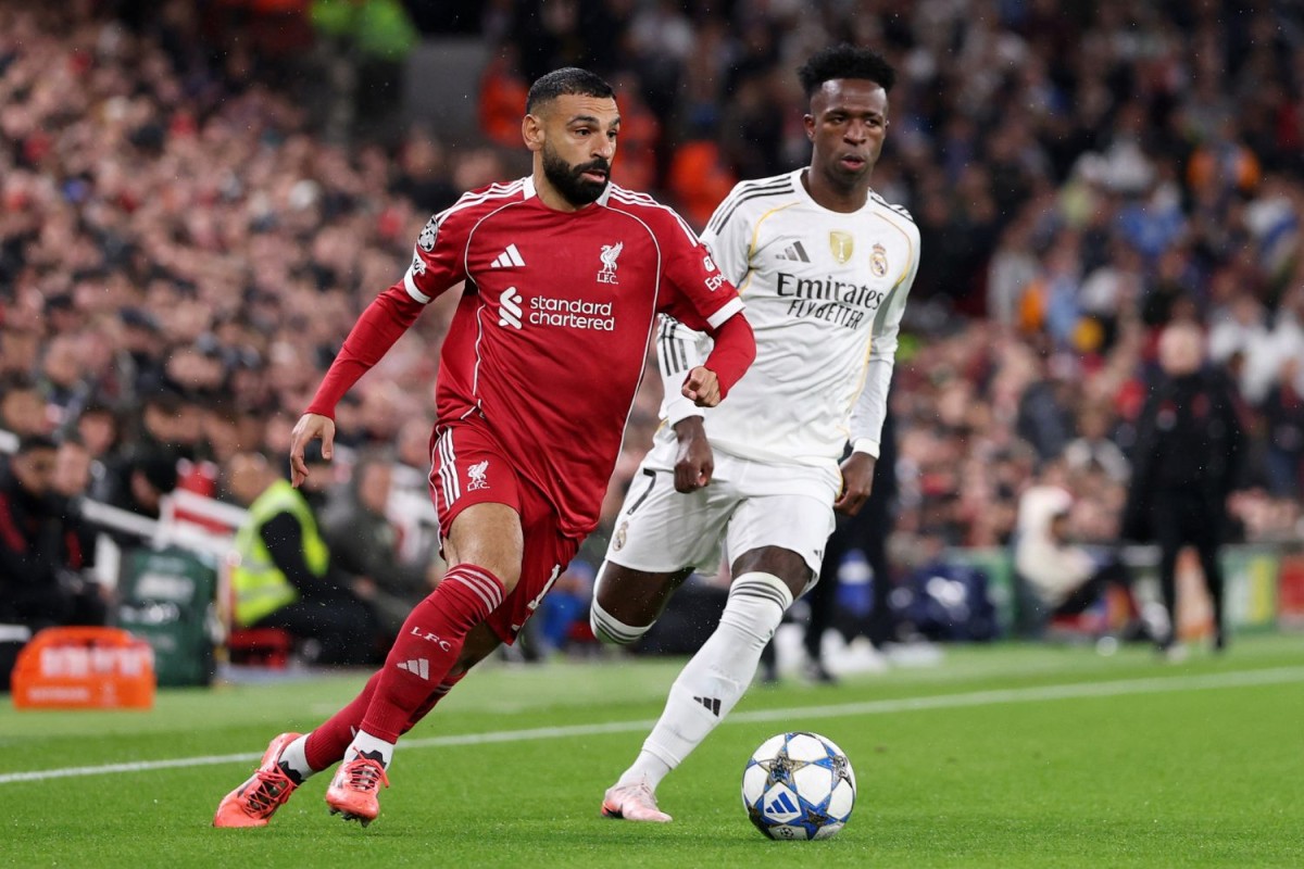 يفكر ليفربول في التعاقد مع البرازيلي فينيسيوس ليكون بديلاً من صلاح. (وكالات)