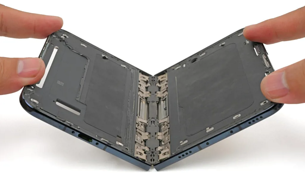 أزمة Crackgate تضرب أبل.. شكاوى من تشققات شاشة آيفون ديو