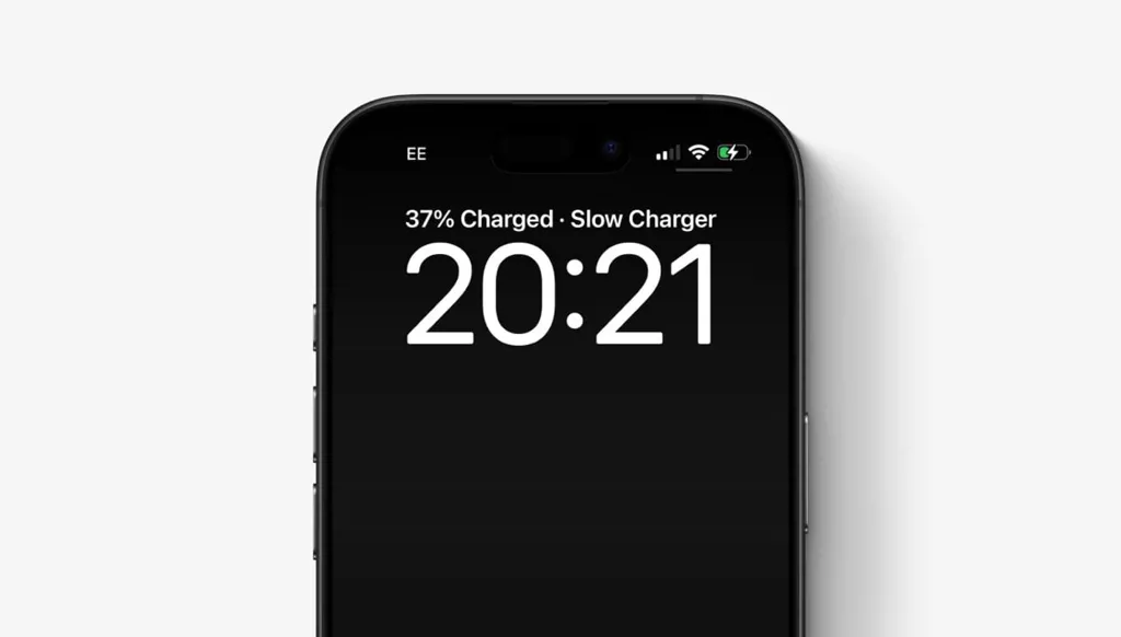 رسالة Slow Charger في آيفون... ماذا تعني وكيف تزيد سرعة الشحن؟