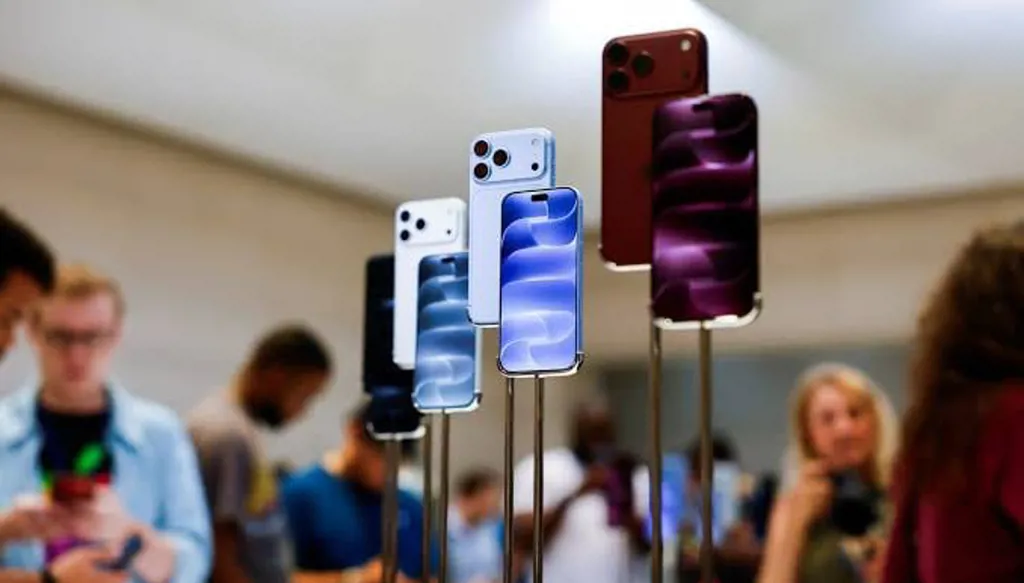 أبل تخفّض طلبات آيفون 18 برو بنسبة 15%... ما السبب؟