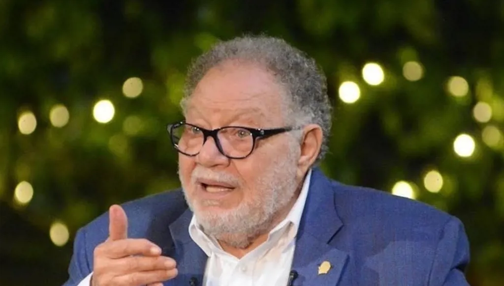 يحيى الفخراني يدافع عن فصاحة الفنان المصري... ولكن