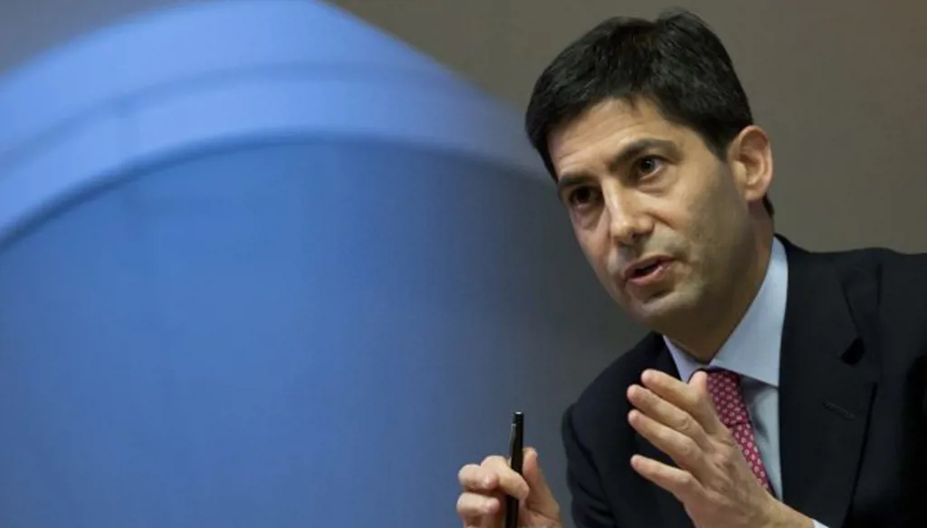 ترامب يُعلن ترشيح "كيفن وورش" رئيساً للاحتياطي الفيدرالي... ماذا نعرف عنه؟