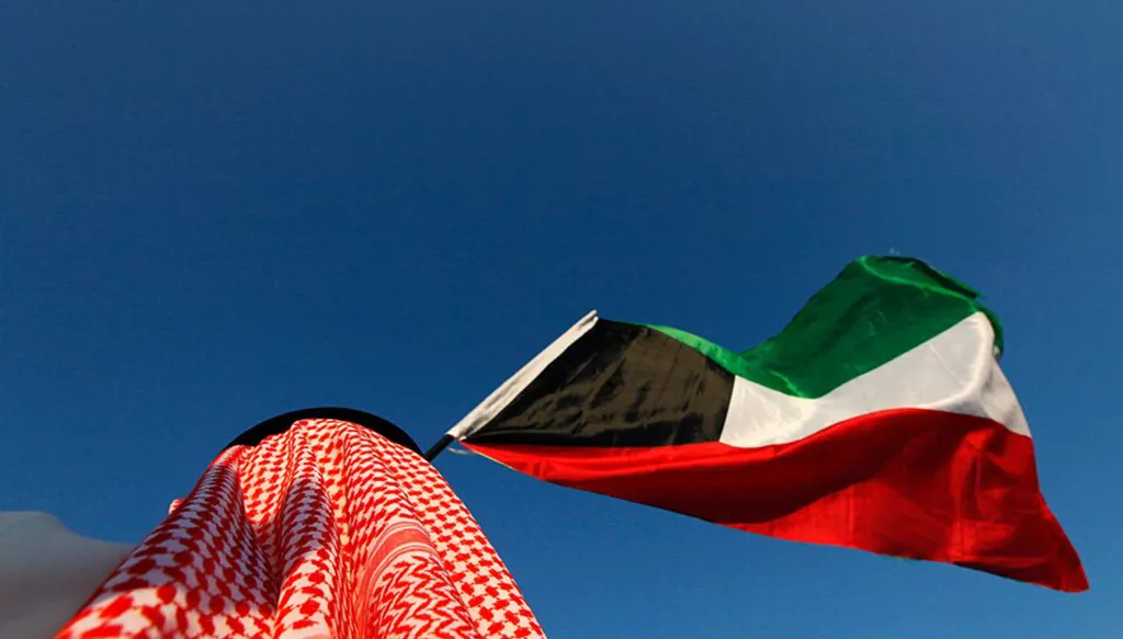 فيتش: عائدات أصول الكويت السيادية تحول عجز الموازنة إلى فائض