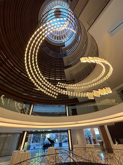 مشهدية فقاعات الضوء بتوقيع إيلي جورج (النهار)