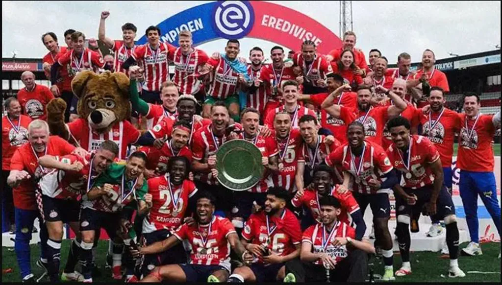 أيندهوفن يتوج بلقب الدوري الهولندي ونهاية موسم كارثية لأياكس