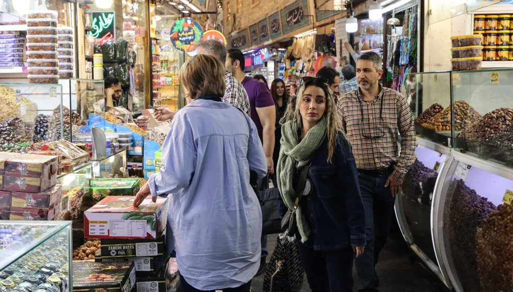 لماذا تخلَّت "بيضةُ الإسلام" عن فرضِ الحجاب؟