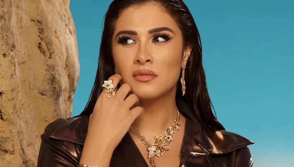 ياسمين عبد العزيز تنعى والدها