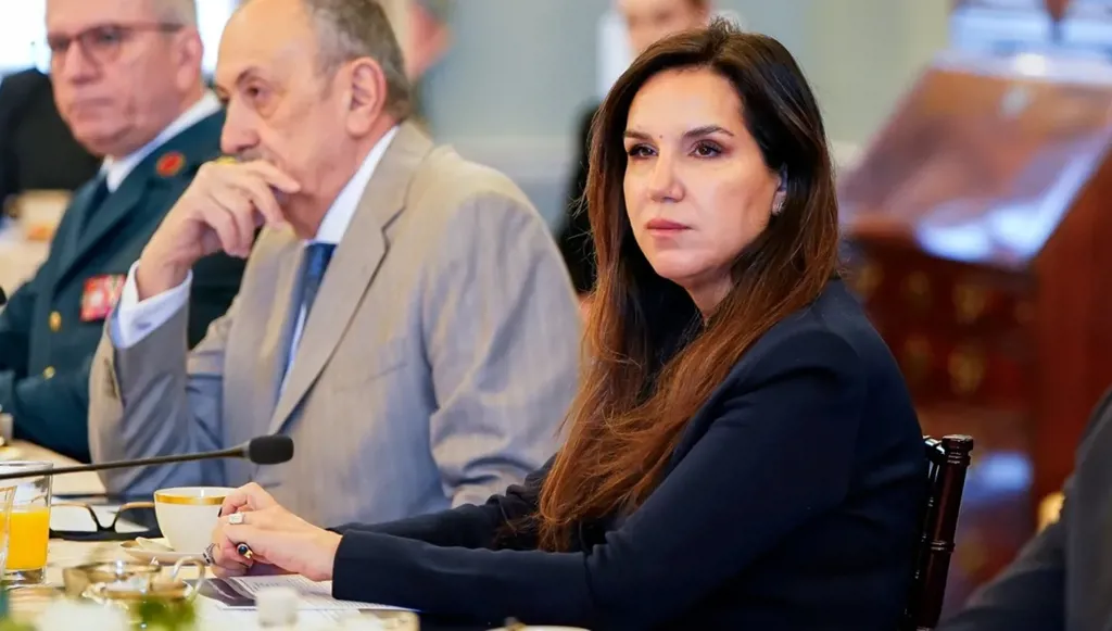 السفيرة اللبنانية لدى الولايات المتحدة ندى حمادة تحضر اجتماعاً مع ممثلين أميركيين ولبنانيين وإسرائيليين في وزارة الخارجية بواشنطن