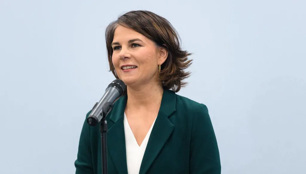 وزيرة الخارجية الألمانية تصل لبنان في زيارة رسمية للقاء عدد من المسؤولين