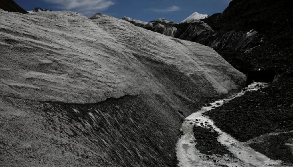 خلال 60 عاماً... تقلّص مساحة الأنهار الجليدية في الصين 26% ‏