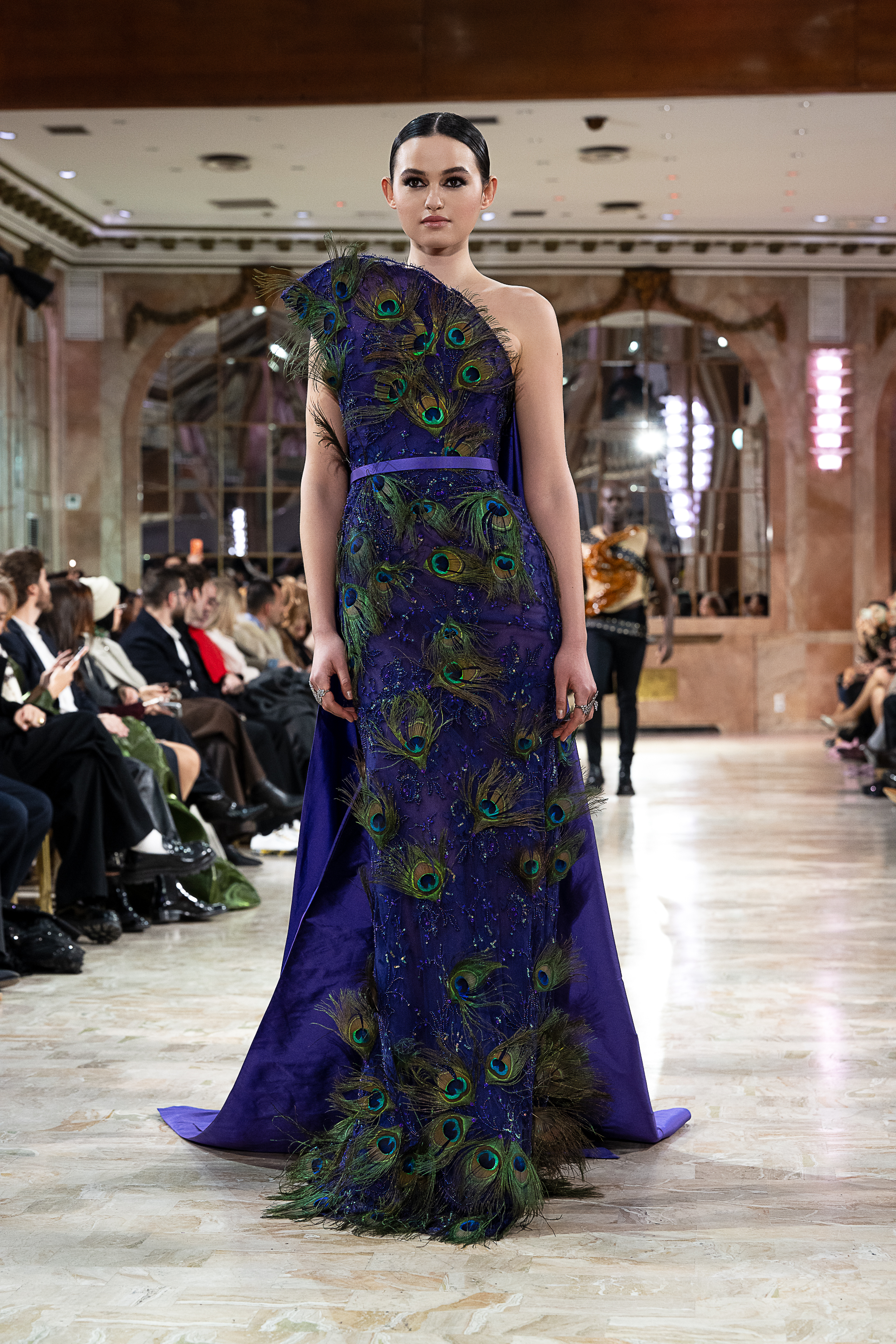 من جموعة روبير أبي نادر للخياطة الراقية لربيع وصيف 2026 (خاص روبير أبي نادر)