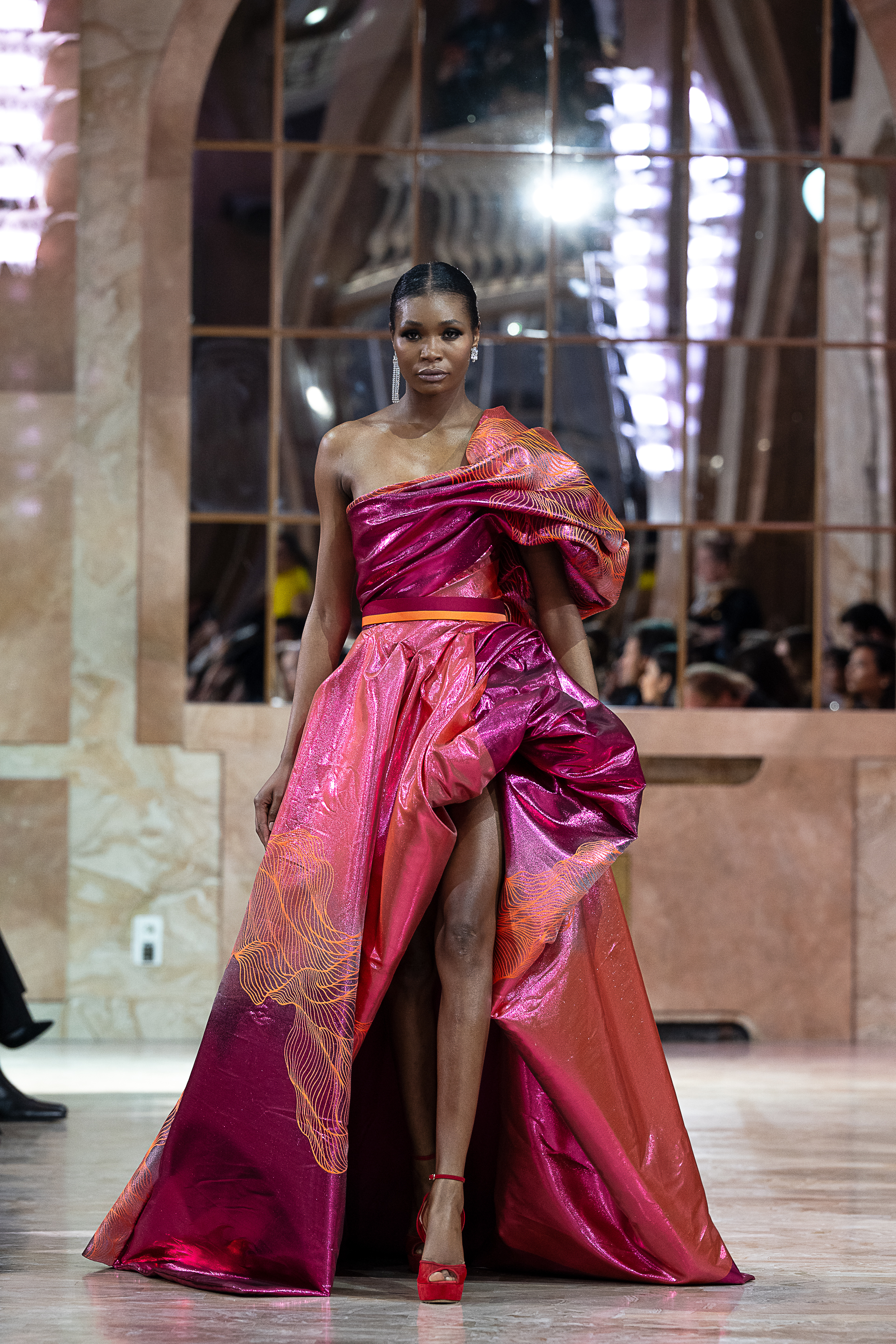 من جموعة روبير أبي نادر للخياطة الراقية لربيع وصيف 2026 (خاص روبير أبي نادر)