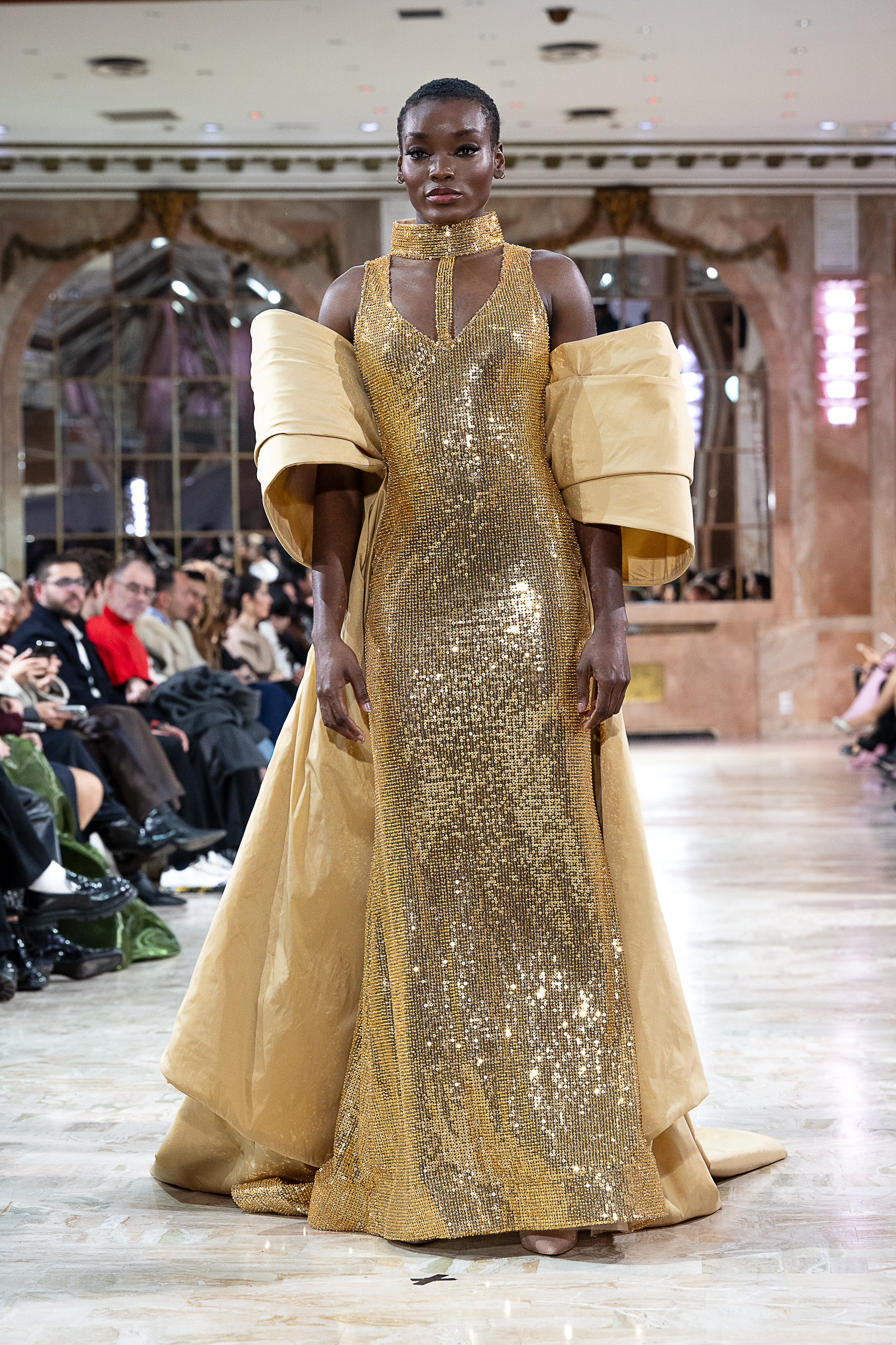 من جموعة روبير أبي نادر للخياطة الراقية لربيع وصيف 2026 (خاص روبير أبي نادر)