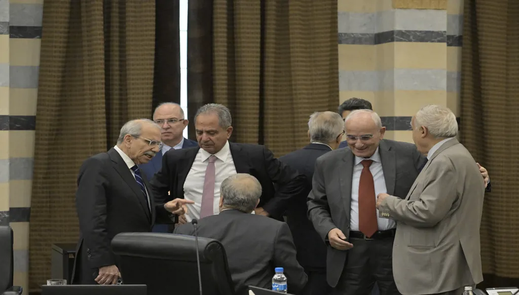مرجع سياسي: التعديل الحكومي ملحّ والاعتكاف يضفي مزيداً من التعقيد