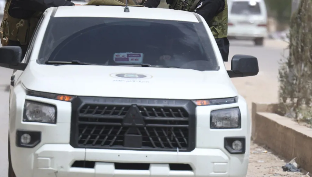 عاد مؤخراً من لبنان... اقتحام منزل رئيس فرع الأمن الجنائي السابق في سوريا