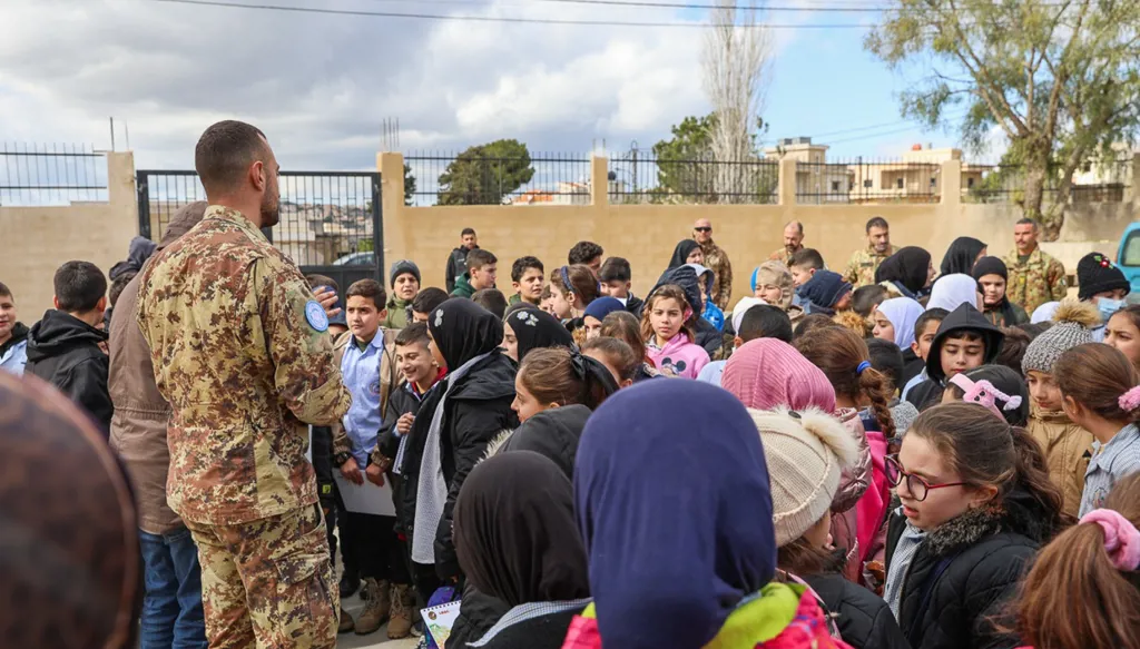 "اليونيفيل" تمضي في مهمّتها... احتفال باليوم الوطني الهندي وتعزيز ثقافة السلامة