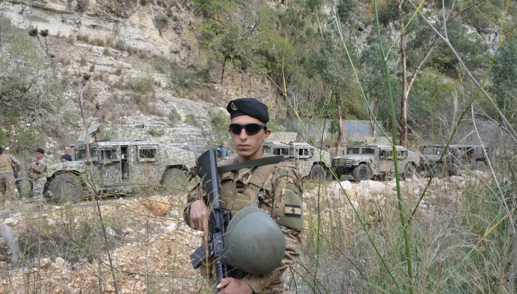 عنصر في الجيش اللبناني (نبيل اسماعيل).