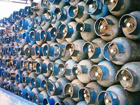 أسطوانات الغاز في دمشق (وكالات)