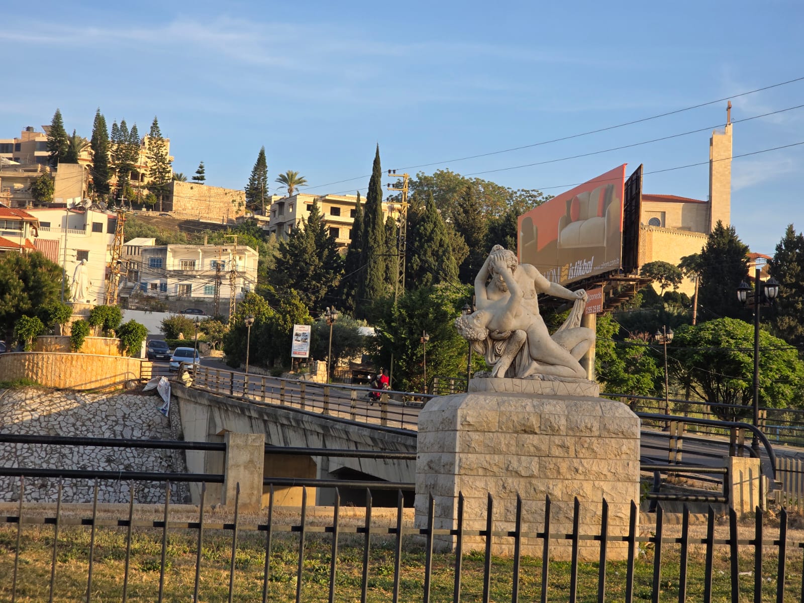 جانب من البلدة.