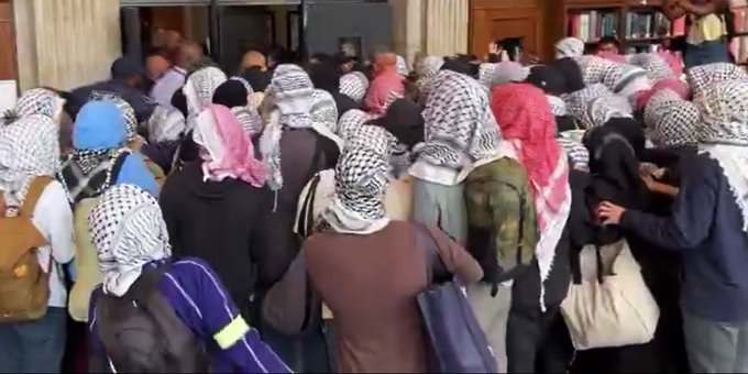 صورة للمتظاهرين (إكس).