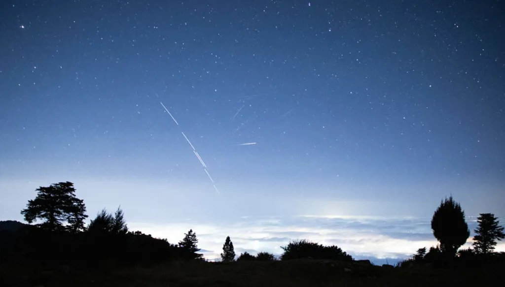 بالصور- عشرات الأقمار الاصطناعية في سماء لبنان