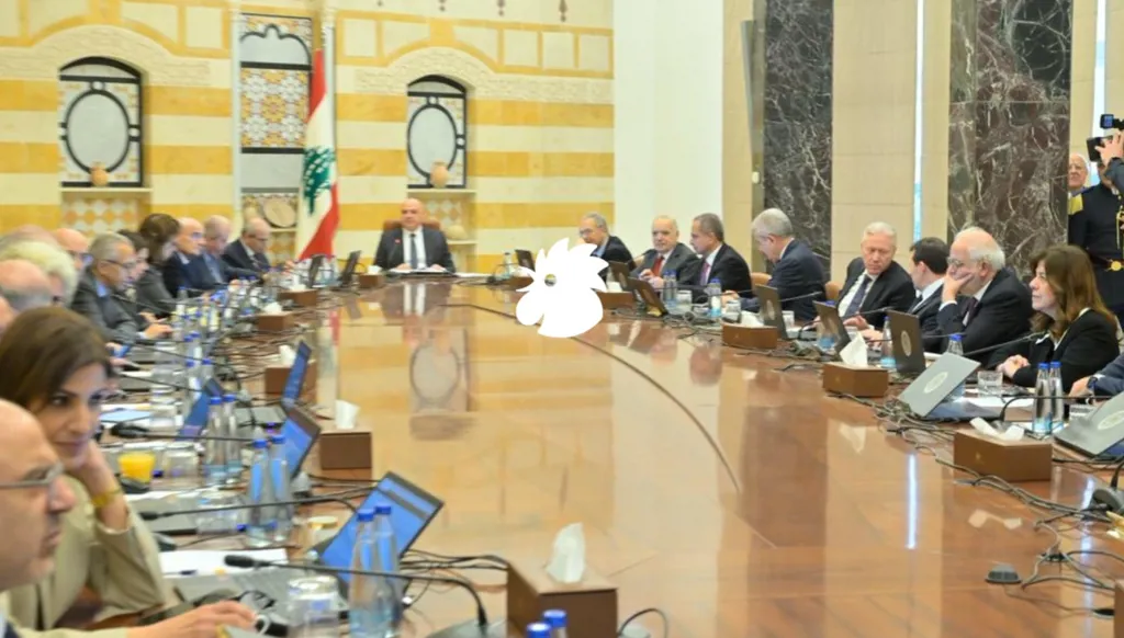 جلسة للحكومة اللبنانيّة في بعبدا لبحث تقرير الجيش وتصحيح الرّواتب (صور)