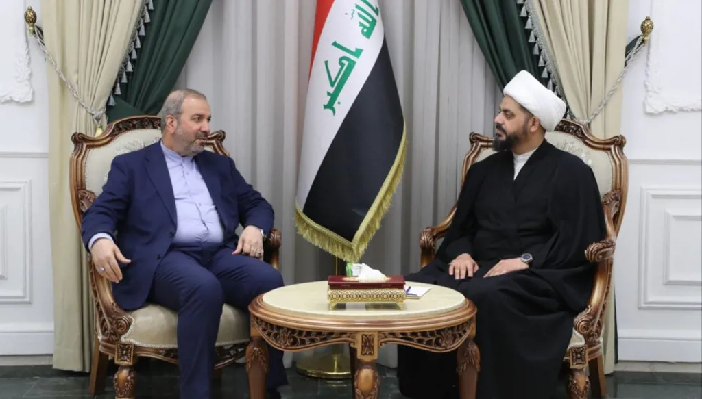 الخزعلي والسفير الإيراني يؤكدان احترام سيادة الدول ورفض الاعتداءات