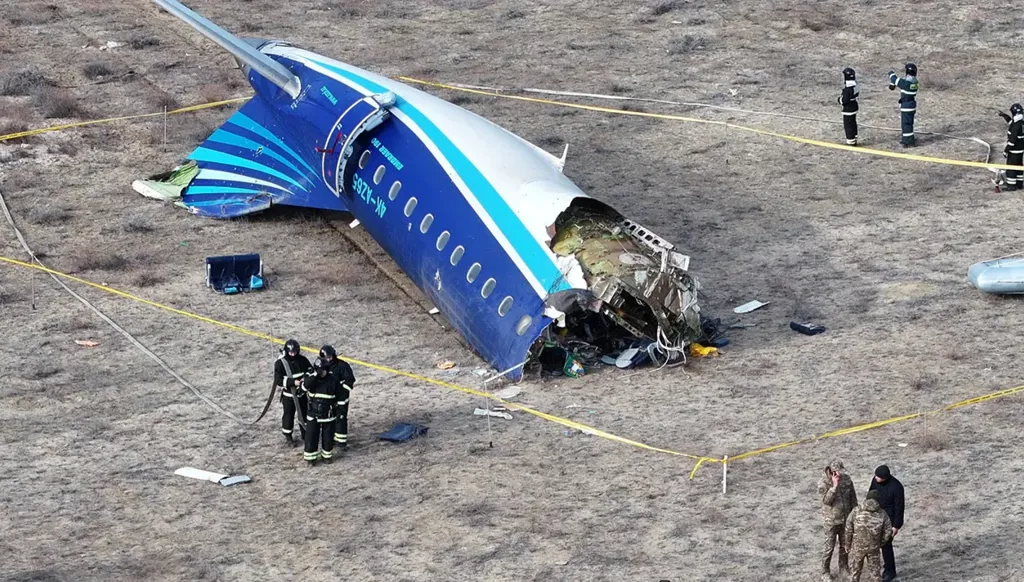 ماذا كشف التحقيق حول سبب سقوط الطائرة الأذربيجانية؟