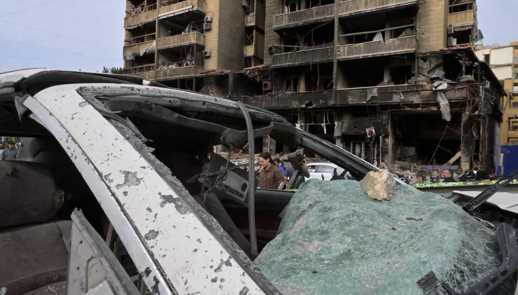 دمار واسع في الضاحية (نبيل اسماعيل)