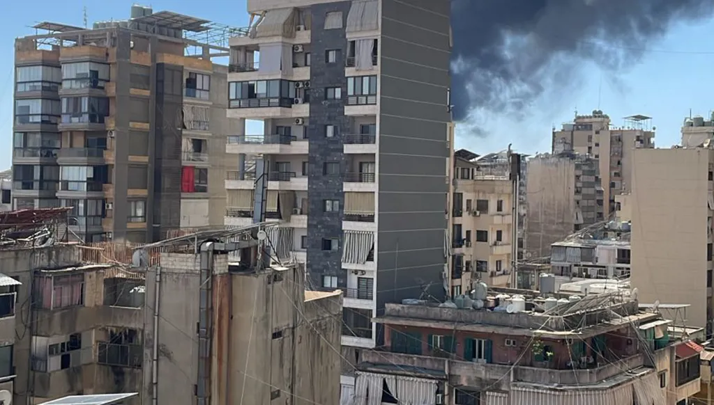 الجيش الإسرائيلي: خلال 10 دقائق استهدفنا نحو 100 مقر وبنية تحتية عسكرية تابعة لحزب الله (فيديو)