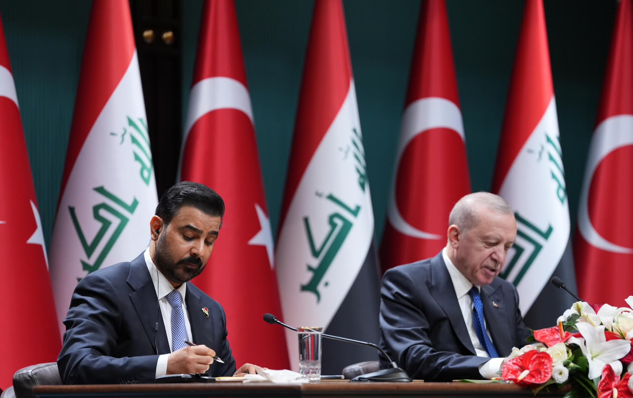 الرئيس التركي رجب طيب أردوغان ورئيس الوزراء العراقي علي الزيدي (واع).