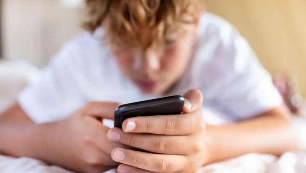 للحماية من التنمر والاحتيال والاستغلال الجنسي.. ماليزيا تعتزم حظر المنصات على من هم دون الـ16