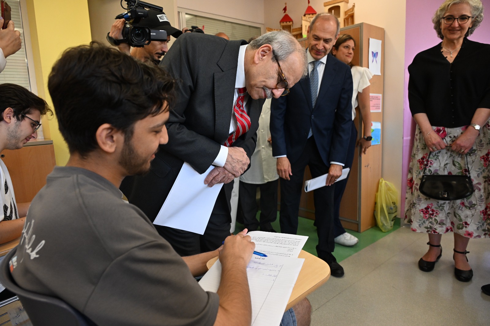 سلام يزور مركز سانت جود في مستشفى الجامعة الأميركية في بيروت للتلامذة المصابين بالسرطان (حسام شبارو).