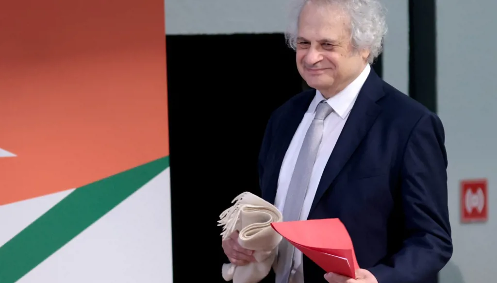 أمين معلوف يفوز بجائزة أدبية في المكسيك