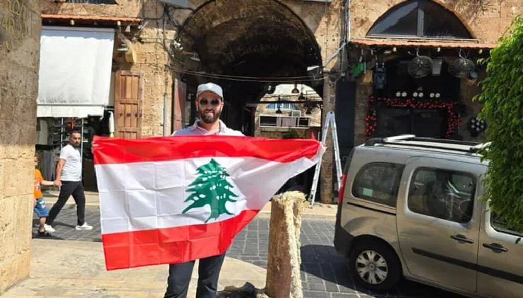 إسرائيلي يزور سراً ضاحية بيروت الجنوبية... كيف أخفى هويته؟ (فيديو وصور)