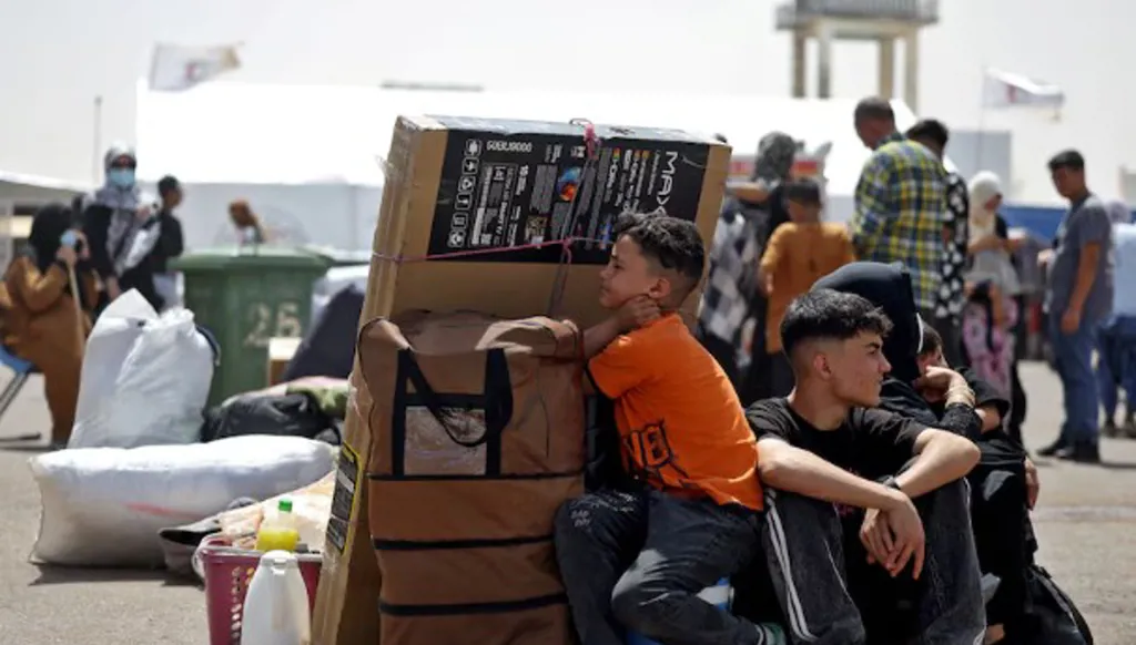 بعد ترحيلهم من إيران... أفغان عائدون لبلدهم يحاولون البدء من جديد