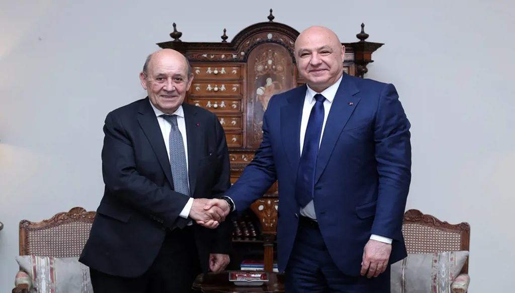 لودريان في بيروت... ولقاء مع عون في بعبدا