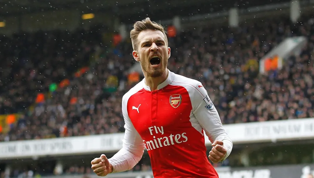 نجم أرسنال السابق يعتزل اللعب... من هو آرون رامسي؟