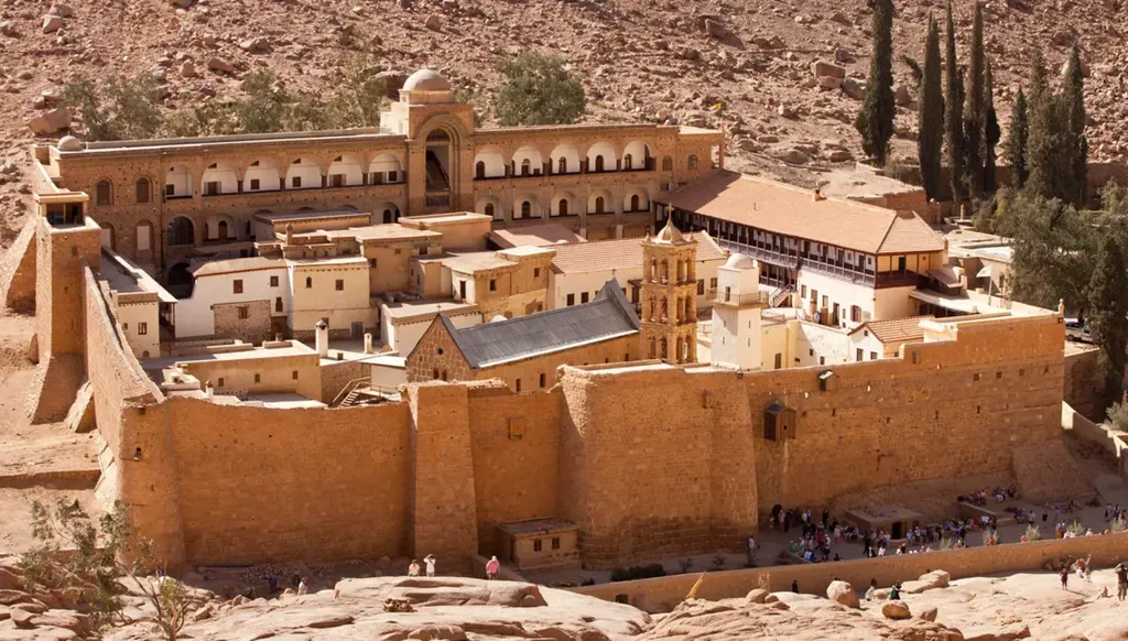 مصر تؤكد لليونان "عدم المساس" بدير سانت كاترين