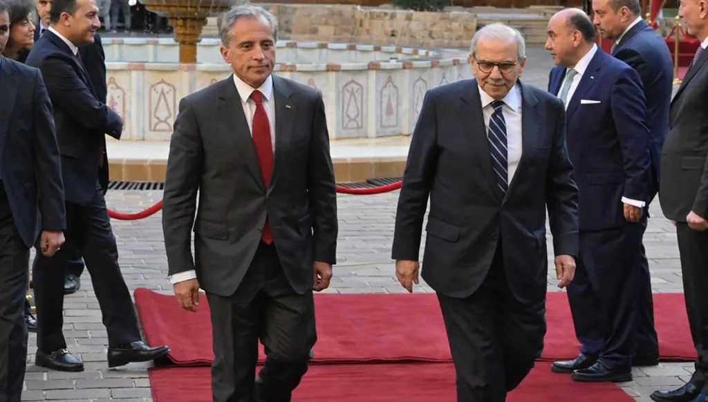 5 عند الخامسة: مؤتمر لدعم الجيش رغم التعقيدات... إيران تتوعّد وقواعد أميركية في دائرة الاستهداف