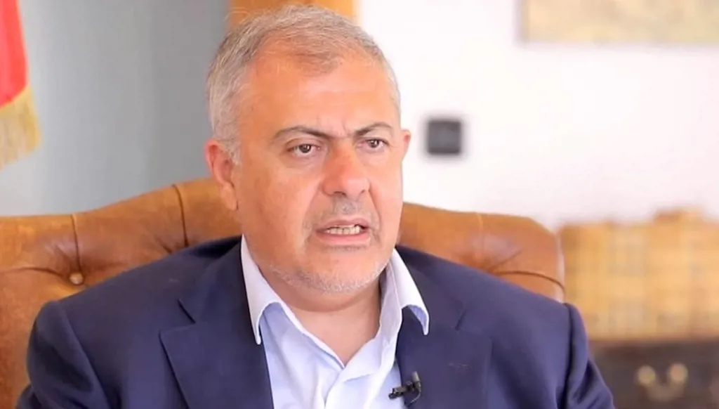 محافظ بيروت يتعرّض لحادث... ماذا عن حالته الصحية؟