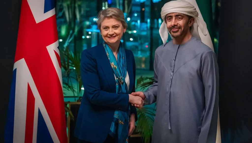 لقاء بين وزير خارجية الإمارات ونظيرته البريطانية... بحث في التطوّرات والعلاقات