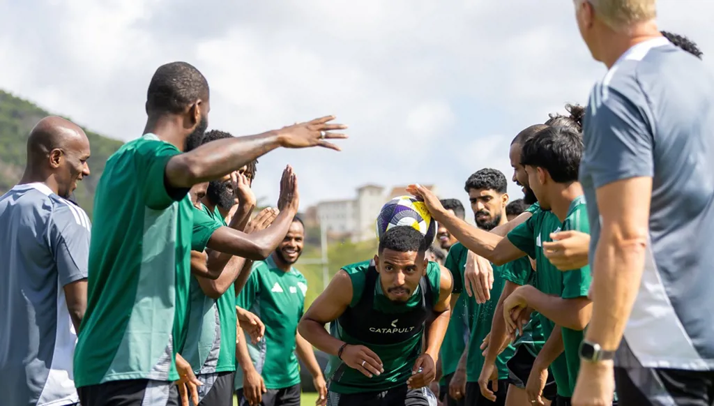الأهلي السعودي يعلن ضم مدافع الاتفاق