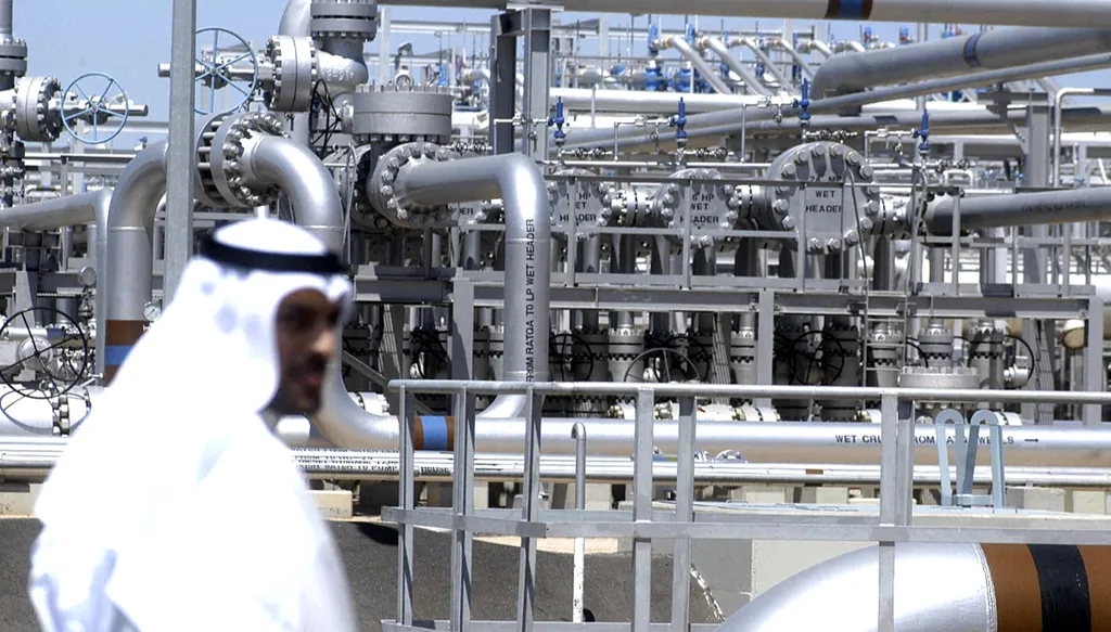 "طاقة" أبو ظبي توزع أرباحاً نقدية بقيمة 1,4 مليار دولار