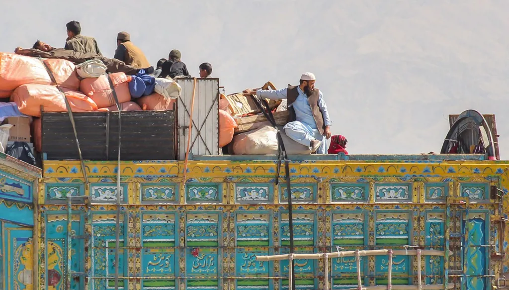 باكستان تعلن انهيار المحادثات مع أفغانستان