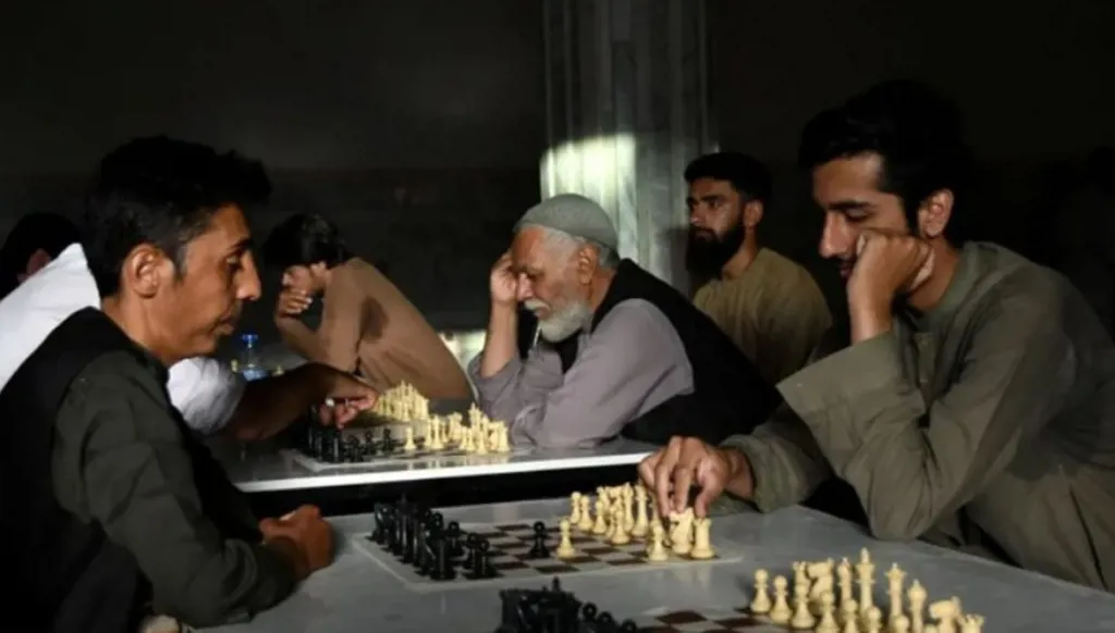 ‏ "طالبان" تحظر لعبة الشطرنج... "تنتهك الأخلاق وتعتمد على ‏المراهنة "‏