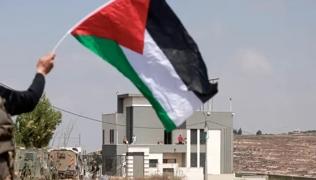 قصرة الفلسطينية... ماذا نعرف عن البلدة التي تعرقل تمدّد الحزام الاستيطاني؟