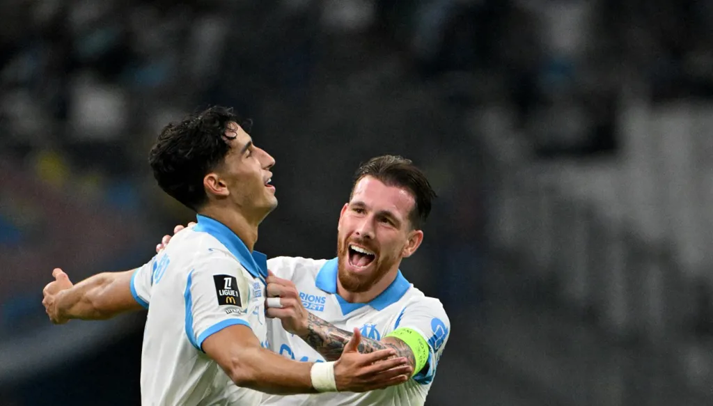 غرينوود وأكرد يقودان مرسيليا للفوز على لوريان